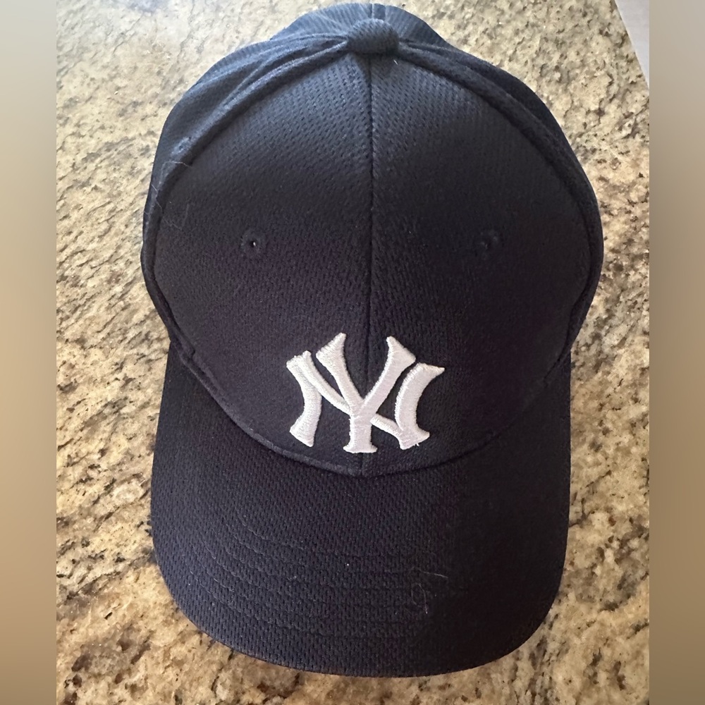 NWOT ⚾️ | Youth | New York Yankees Baseball Cap | Adjustable
